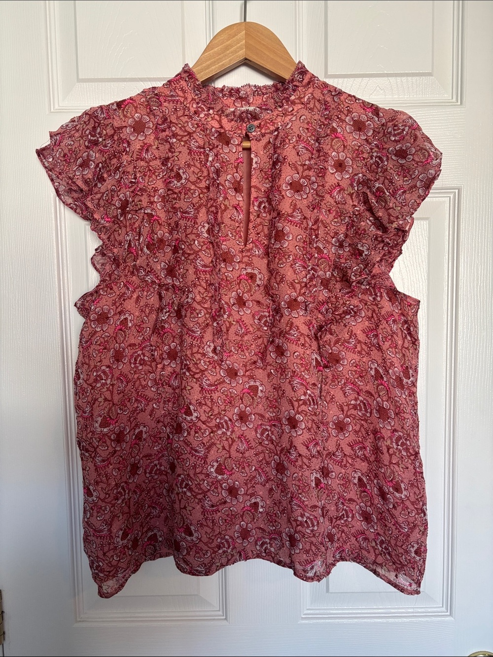LOFT ruffle sleeved tank top